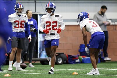 Giants’ Dru Phillips leaning on vets to help slow the game down