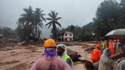 More than 90 dead, hundreds feared trapped in southern India landslides