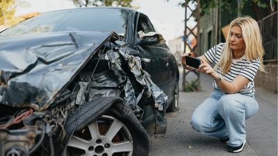 10 Mistakes People Make After They're in a Car Accident