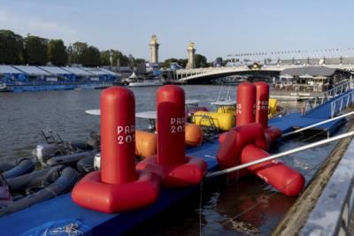 Men's Triathlon In Paris Still Hopes To Proceed Tomorrow