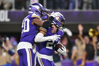 Defense wins the day during first padded practice at Vikings Training Camp