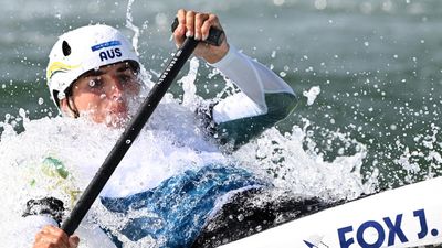 Fox cruises through heats in Olympic C1 title defence