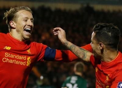 USA Men's Gymnastics Team Wishes Women Luck In Finals