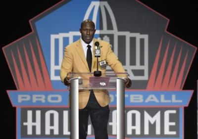 Terrell Davis Incident Prompts United Airlines Review