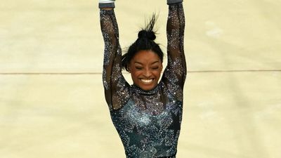 Jonathan Owens Needed Just Two Words to Sum Up Simone Biles’s Gold Medal Win