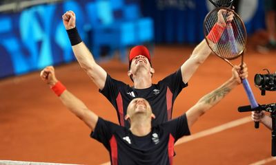 Andy Murray keeps career alive as he and Dan Evans win another thriller