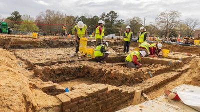 17th-century home and silver spoon from 'affluent household' found in Colonial Williamsburg