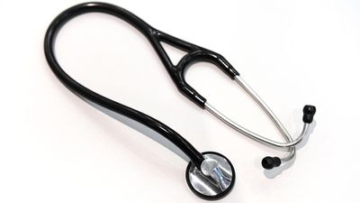 Doctor suspended over multiple patient relationships