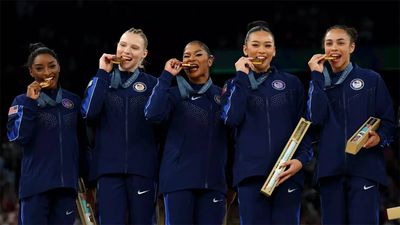 Simone Biles inspires US women's team to Olympic gold, Irish swimmer Daniel Wiffen makes history