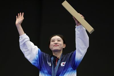 'Sci-fi Assassin': S. Korean Olympic Sharpshooter Wins Internet