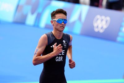 Alex Yee finds stunning finish to overhaul Hayden Wilde and claim triathlon gold