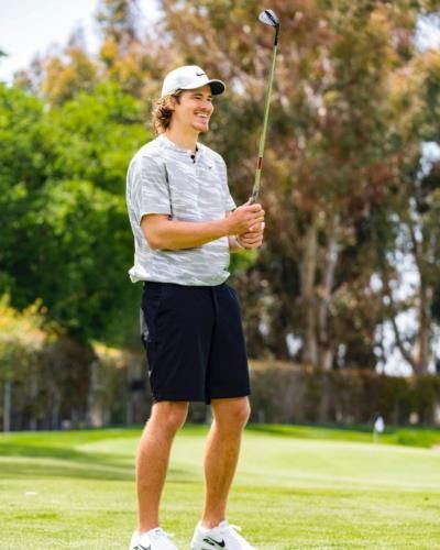 Justin Herbert Enjoys Golfing During Break From Football Practice