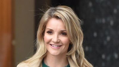 Helen Skelton's beach blend of bikini, necklace and statement shades is a masterclass in accessorising swimwear