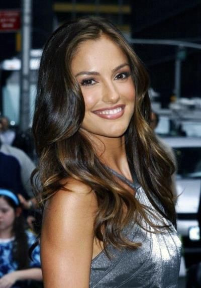 Minka Kelly To Star In Romantic-Comedy 'Champagne Problems' For Netflix