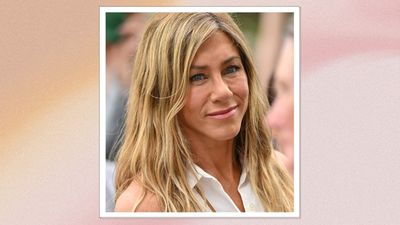 Jennifer Aniston's subtle glam eye makeup look is perfect for everyday elegance