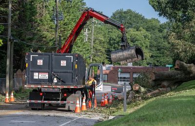 Severe storms in the Southeast US leave 1 dead and cause widespread power outages