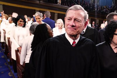 Expert: Roberts has "lost his authority"