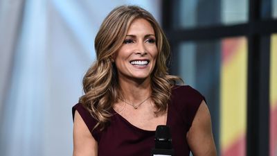 Former Olympic gymnast Shannon Miller elevates her living room with an unbelievably simple styling trick – it's beautiful and so easy to recreate