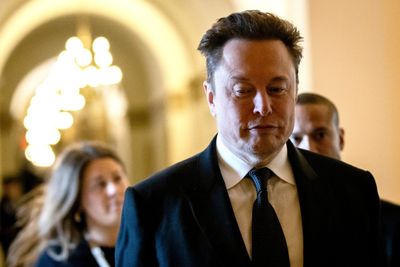 Elon Musk accepts challenge to cage-fight Maduro: "He will chicken out"