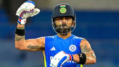 Did Virat Kohli stare at fan for chanting 'Chokli' in front of teammates? - Watch