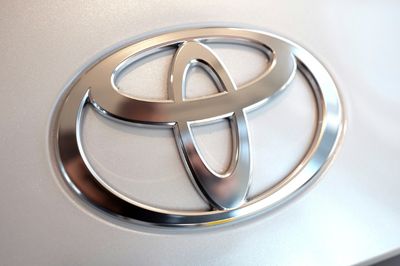 Weak Yen Helps Toyota Compensate For Japan Problems