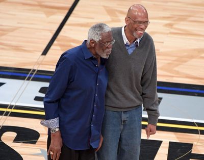 Celtics legend Bill Russell explains how to stop Kareem Abdul-Jabbar’s skyhook