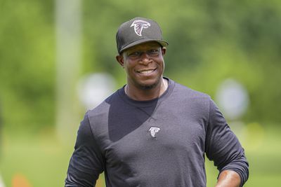 WATCH: Falcons head coach Raheem Morris mic’d up for practice