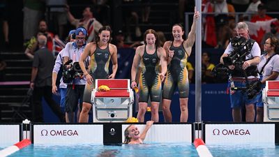 Australia freestyle relayers in golden salute in Paris