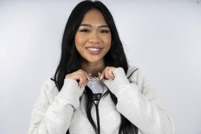 American Suni Lee Starts Strong In All-Around Gold Defense