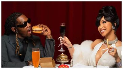 Cardi B files for divorce from Offset; announces she is pregnant with third child