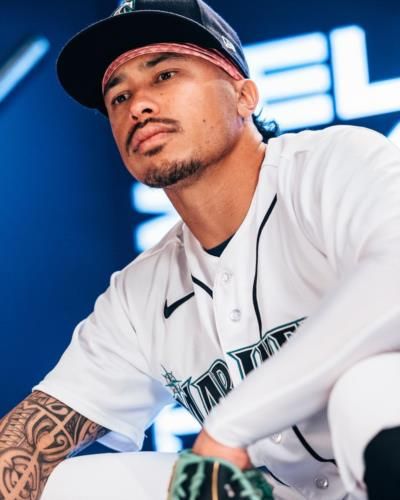 Kolten Wong's Intense Focus In Team Gear