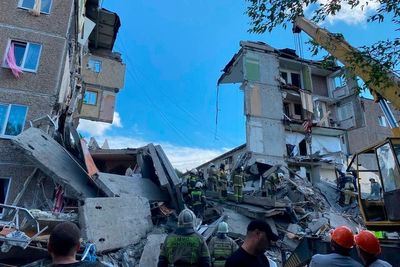 At least 4 dead in apartment block collapse following gas explosion in Russia's Ural Mountains