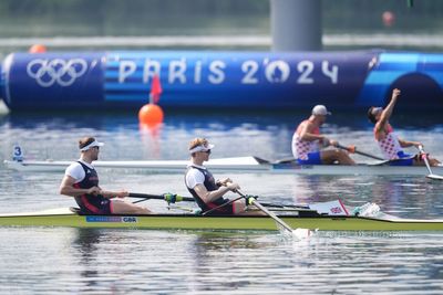 Ollie Wynne-Griffith and Tom George take men’s pair silver for Great Britain