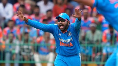 'Sab kya main karu tere liye': Rohit Sharma's hilarious exchange of words with teammate caught on stump mic