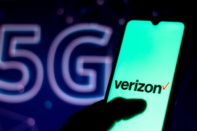 Are Wall Street Analysts Bullish on Verizon Stock?