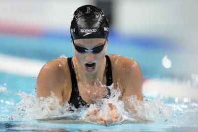 Canadian Swimmer Summer Mcintosh Shines At Paris Olympics