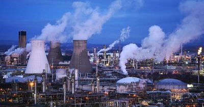 Hundreds march through Grangemouth in bid to save jobs at oil refinery