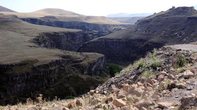 Armenia looks to reopen border with Turkey as potential gateway to the West