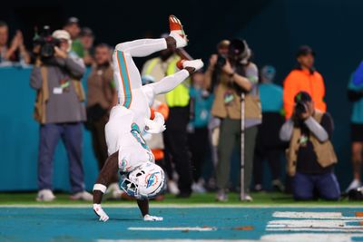 Tyreek Hill announced his new deal with the Dolphins with a perfect 4-word tweet