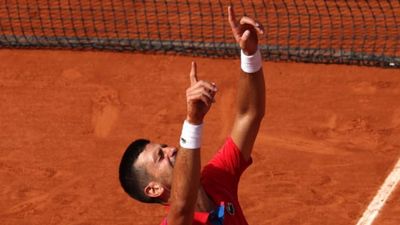 Novak Djokovic Overcome by Emotion After Defeating Carlos Alcaraz to Win Gold