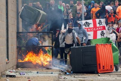 Far-right rioters attack asylum seeker hotels in UK’s Rotherham, Tamworth