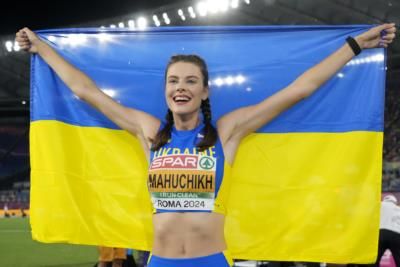 Nicola Olyslagers And Yaroslava Mahuchikh Set High Jump Record