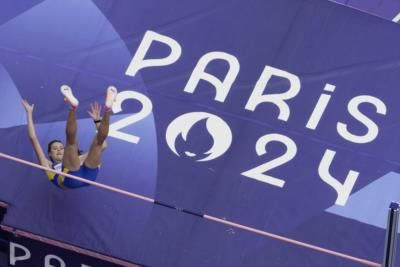 Yaroslava Mahuchikh Sets High Jump Record, Olyslagers Wows Crowd