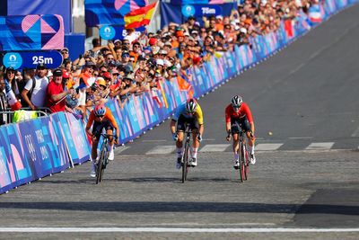 Chasing silver ‘when there's not much of a sprint left’ – Vos salvages medal for Dutch in Olympics road race