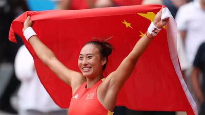 Inspired by Li Na and Liu Xiang, Qinwen Zheng wins China's first Olympic tennis singles gold in Paris