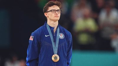 Cool Photo of Stephen Nedoroscik’s Glasses Went Viral at Olympics, and Fans Loved It