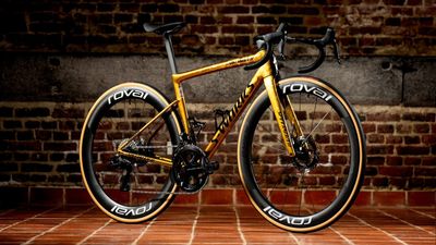 Remco Evenepoel's bike: A golden Tarmac SL8 for the double Olympic champ