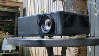 Optoma UHZ55 projector review