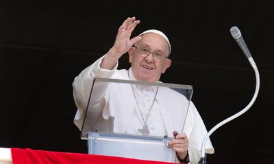 Pope Francis says future priests should read poetry and fiction