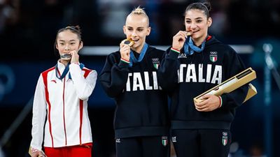 Chinese Gymnast Copying Italian Celebration on Olympic Podium Was Incredibly Wholesome